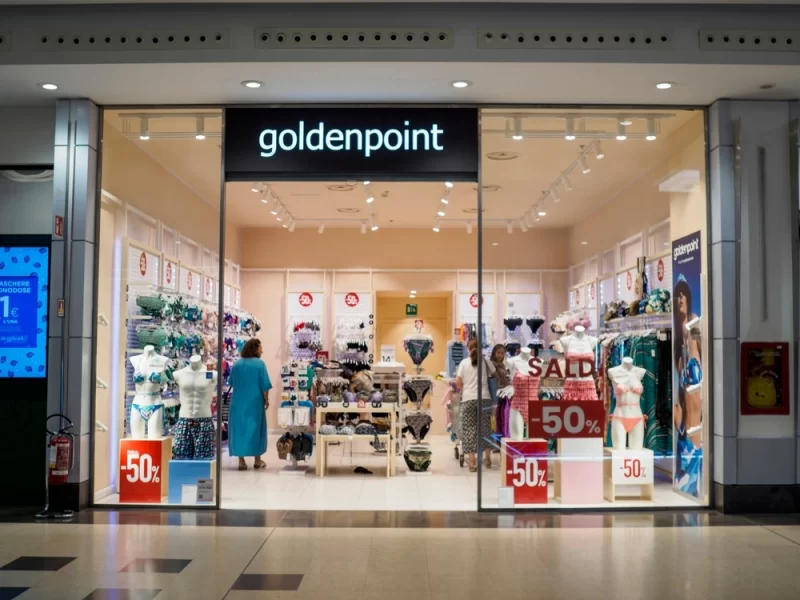 When & How to Find Discounted Bikinis and One-Pieces